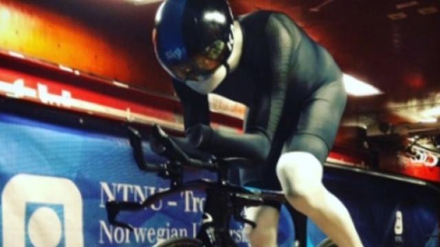 Il clone di Froome al lavoro in galleria del vento