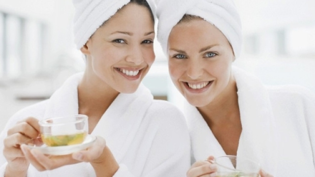 Le donne vivono di pi&ugrave;, ma consumano pi&ugrave; farmaci.