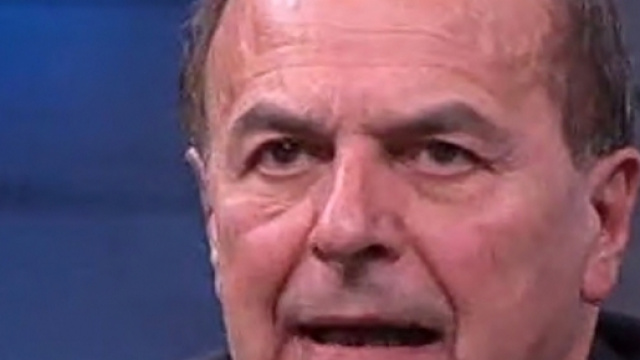 Pierlugi Bersani durante il suo intervento a DiMarted&igrave;, su La7