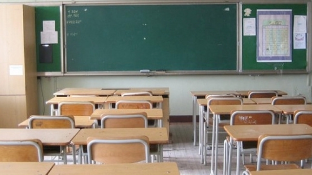 Sanzione sospensione docenti, notizie 29/11: non pu&ograve; decidere il dirigente scolastico