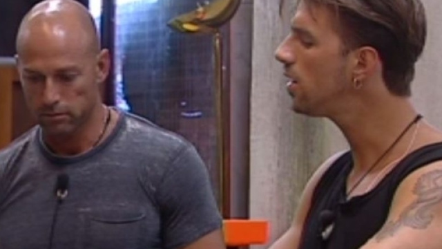 Lite tra Andrea Damante e Stefano Bettarini. Damante eliminato; Bettarini va in finale