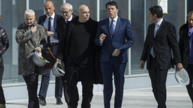 Matteo Renzi visita il cantiere della 'Nuvola' all'Eur | LaPresse - lapresse.it