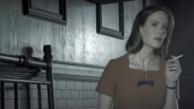 Nella foto Sarah Paulson in AHS Asylum