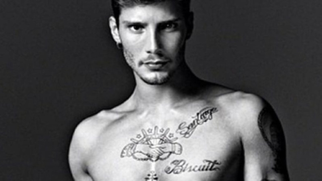 Stefano De Martino e gli indizi sulla sua nuova fidanzata.