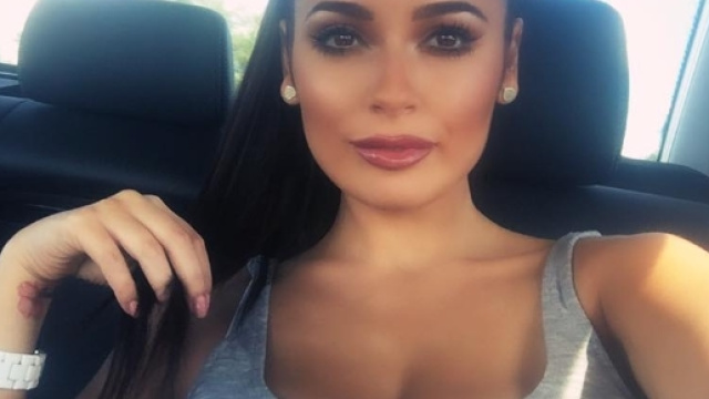 Alessia Macari esclude flirt con Stefano Bettarini al Grande Fratello Vip.