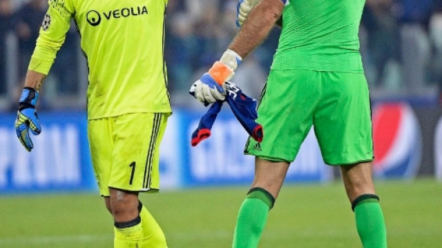 Gigi Buffon ricorda ai compagni di squadra quanto sia dura l'Europa....