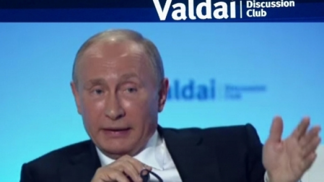 Putin risponde alle domande dei giornalisti al tredicesimo Valdai Discussion Club in Sochi