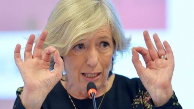 Ultime news scuola, venerd&igrave; 4 novembre 2016: Giannini lancia la scuola 'breve', pronto il decreto