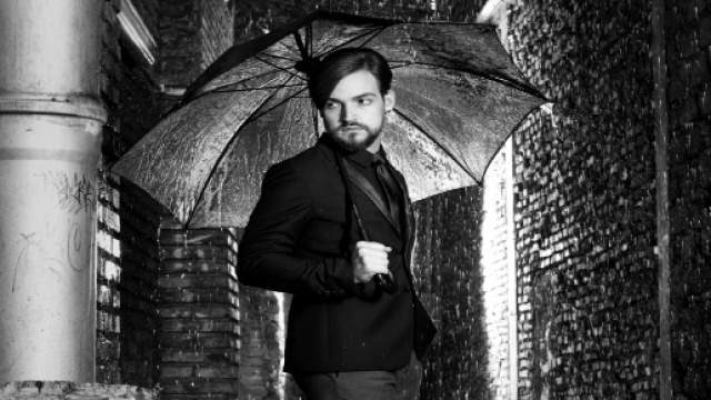 Valerio Scanu in posa per Blasting News.