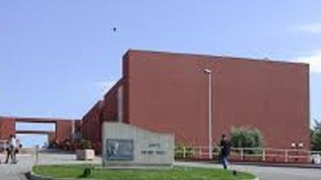 Unical: un uomo misterioso compie atti osceni.