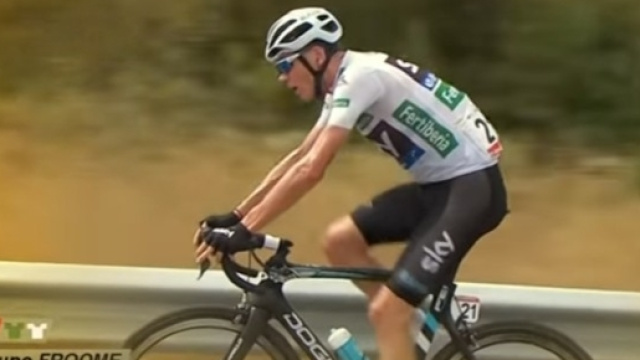 Chris Froome in ritardo nella tappa di Aramon Formigal