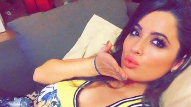 Solo per Bomber : Alessia Macari, selfie hot - avanti un altro | melty - melty.it