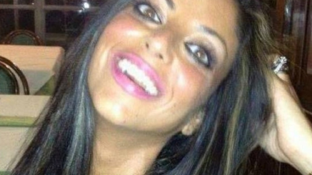 Vittorio feltri commenta duramente Tiziana Cantone, suicida a causa di un suo video finito sul web