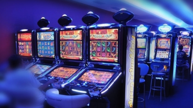 Il governo ha deciso di dichiarare guerra alle slot machine presenti nel centro storico di Roma.