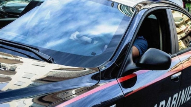 Gioca a calcio durante arresti domiciliari: gabonese in manette