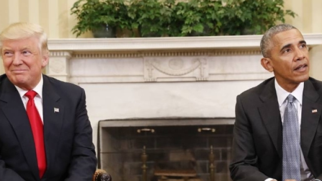 Il primo incontro tra Trump e Obama alla Casa Bianca, svelato il loro linguaggio del corpo