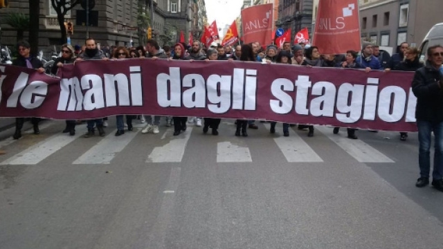 Napoli: in corteo contro la Naspi. Da Capri, Costa d'Amalfi e ... - amalfinotizie.it