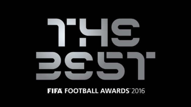 Video Gol pi&ugrave; belli del 2016, ecco i tre finalisti del FIFA Pusk&aacute;s Award 2016: giovane donna 'mette a sedere' i grandi campioni.