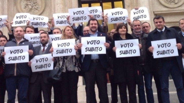 Matteo Salvini insieme a Senatrori e Deputati della Lega