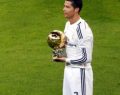 Ronaldo wins the Ballon d' Or and gets closer to Messi