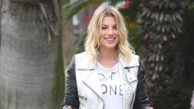 Gossip: Emma Marrone non trattiene la sua felicit&agrave; sui social.