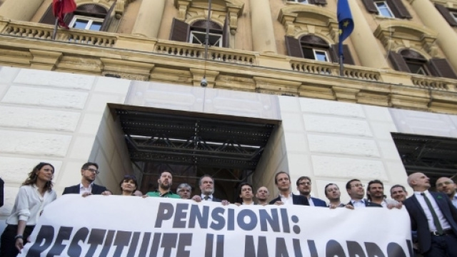 Pensioni e rimborsi, come fare ricorso contro il governo