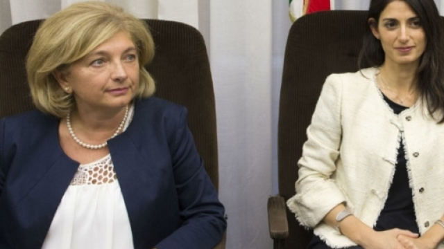 Roma, Paola Muraro e Virginia Raggi - (foto: lplnews24.com)