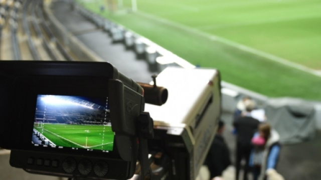 Una telecamera che inquadra il campo