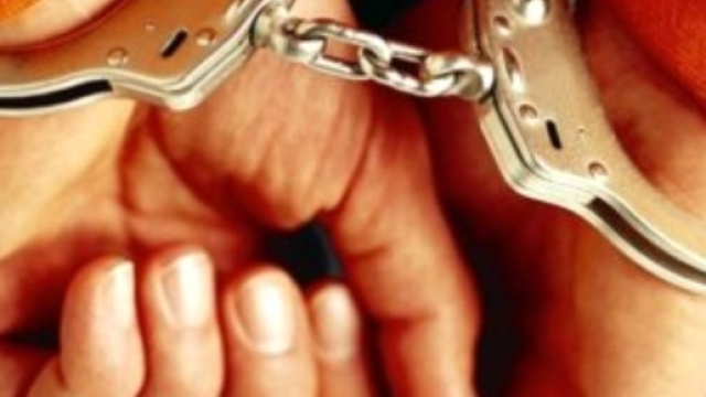 Arrestato 57enne mentre tenta di abusare sessualmente della sua vittima