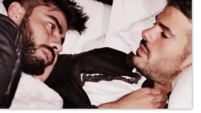 Bacio gay tra Mario e Claudio a Uomini e Donne