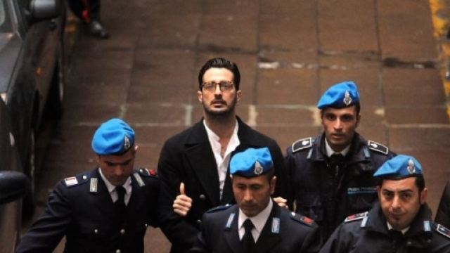 Fabrizio Corona &egrave; incline a delinquere: deve restare in prigione