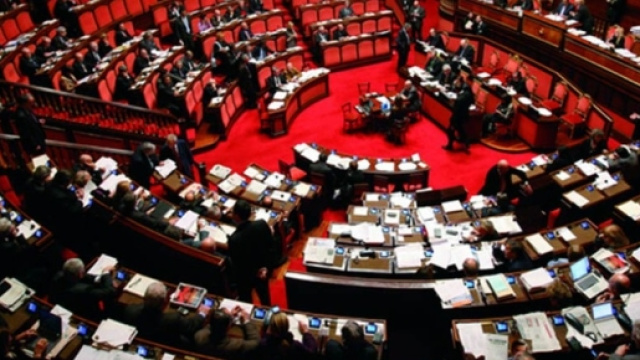 La politica italiana in continuo declino