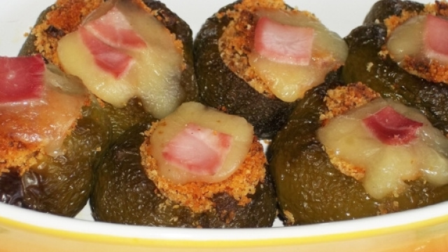 PEPERONI RIPIENI Di FORMAGGIO E MORTADELLA