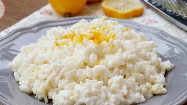 RISOTTO AL LIMONE DAL SAPORE DELICATO E SOPRAFFINO
