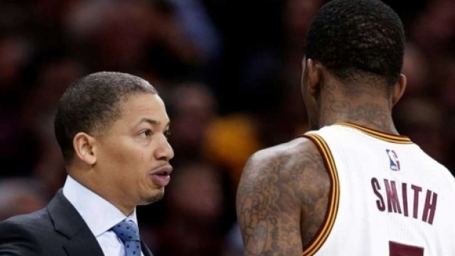 Tyronn Lue &egrave; triste: &ldquo;Ci manca J.R. Smith&rdquo; &ndash; NBARELIGION.COM - nbareligion.com