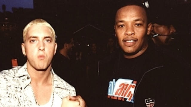 Eminem a sinistra, Dr. Dre a destra