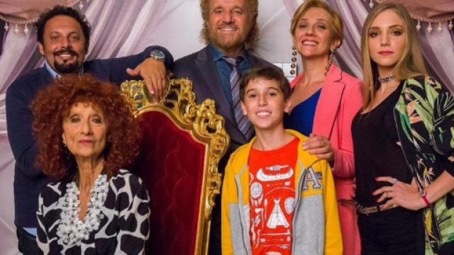 Ma che Natale affollato: sar&agrave; guerra tra cinepanettoni - La Stampa - lastampa.it