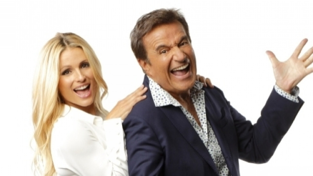 Michelle Hunziker e Christian De Sica presentano il programma Zelig Event 2016 su Canale 5