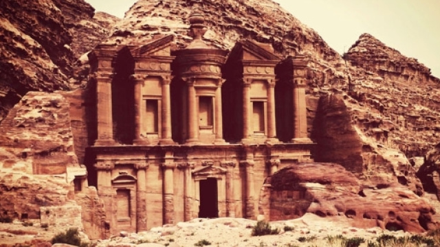 Petra, in Giordania: il rischio terrorismo ha fatto crollare il numero di visitatori.
