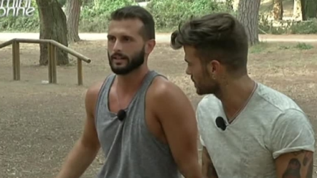 Trono gay 16-12,ecco cosa &egrave; successo tra Claudio e Francesco.