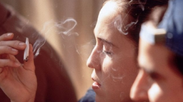 Ragusa, rollava marijuana in classe: studente segnalato all'Autorit&agrave; giudiziaria
