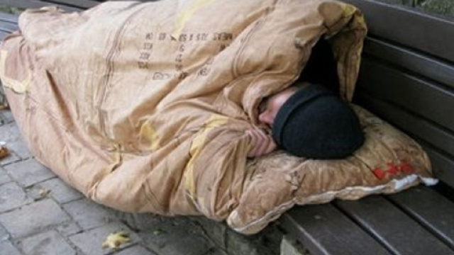 Senzatetto nelle citt&agrave; italiane: un dramma dell'epoca moderna