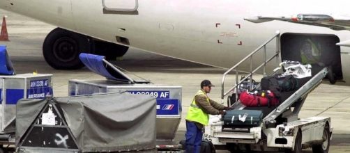 Confessions Of A Baggage Handler - Bomb Threats and Dead Animals ... - shortlist.com