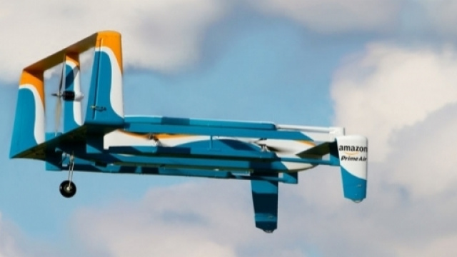 Amazon presenta il nuovo Drone PrimeAir per consegne in 30 minuti ... - vanillamagazine.it