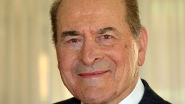 Henry Heimlich, de 96 anos, salva senhora com sua famosa 'manobra ... - metacomment.io