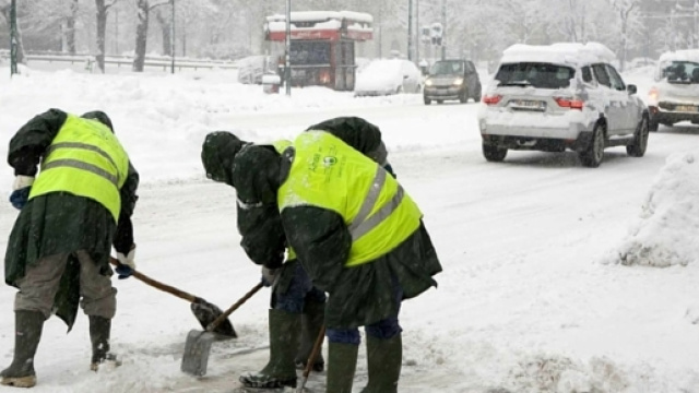 Il bando dell'Amsa a Milano: 'cercasi spalatori di neve' - imondinews.it