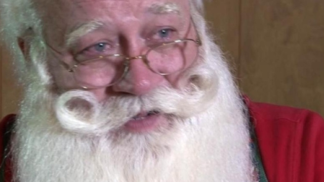 La storia del bambino morto tra le braccia di Babbo Natale &egrave; una bufala?