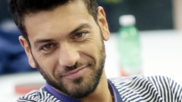 Uomini e donne: Alessandro, ex del Grande Fratello, &egrave; un corteggiatore di Sonia.