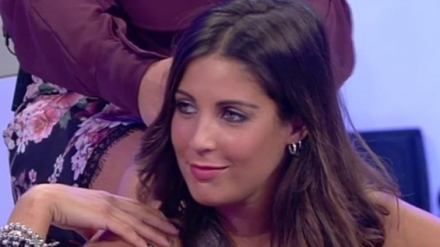 Uomini e donne, anticipazioni e gossip news: Martina Luchena e Sonia Lorenzini, c'&egrave; qualcosa che non va?