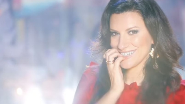 House Party terza puntata con Laura Pausini